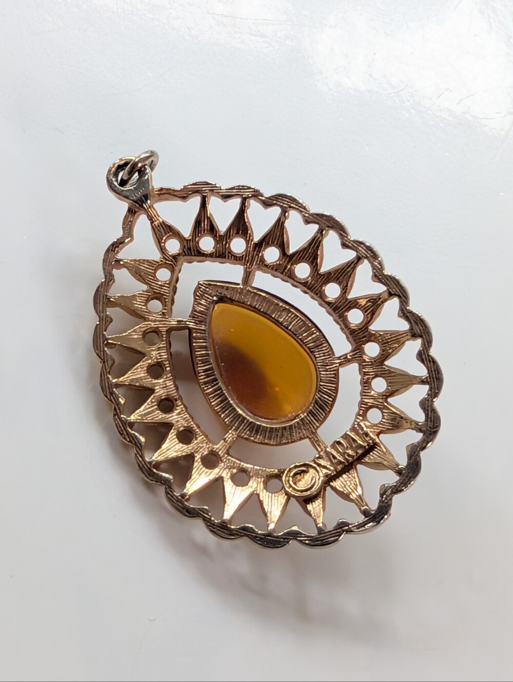 Vintage Sarah Coventry Teardrop Cabochon Faux Amber Gold Tone Filigree Pendant - Picture 2 of 3